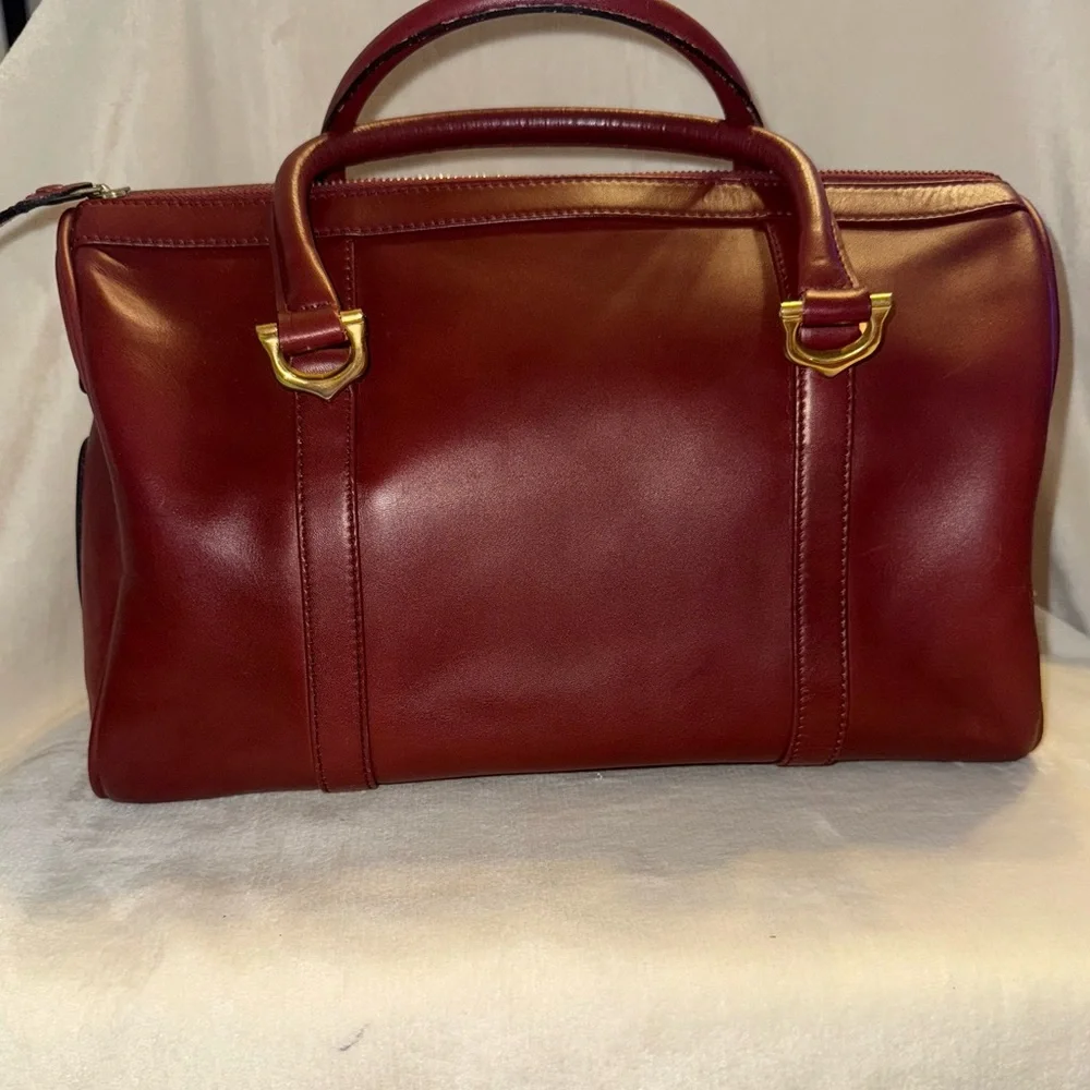 Cartier Elegant Burgundy Leather Handbag COA - Picture 2 of 15